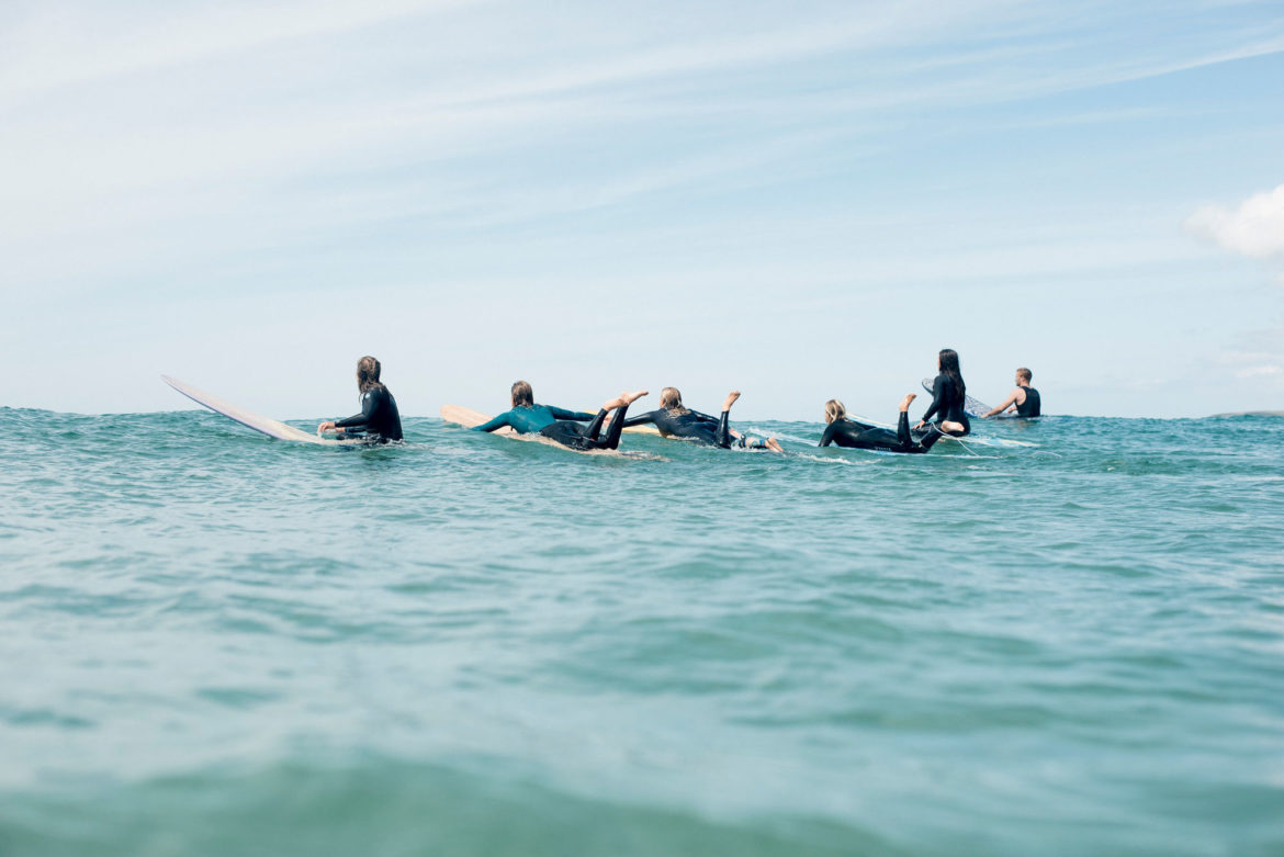 groupss20day1321-2 Ladies paddling out into the lineup